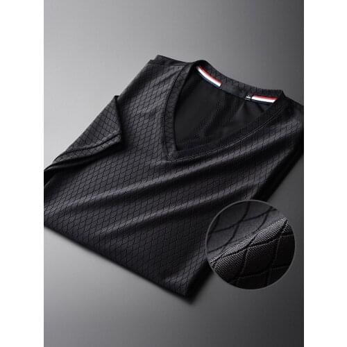 New Yarn-dyed Dragon Scale Silky Fabric Fashion Dark Grain Mens T-shirts New V-neck Slim Short Sleeve Mens T-shirts M - 4XL