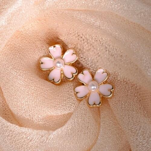 Fashion Five Petal Flower Earrings For Women Sweet White Elegant Earrings Banquet Holiday Jewelry Bridal Jewelry Gift