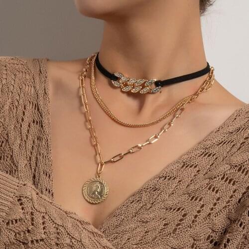 Retro Punk Style Crystal Thick Chain Round Pendant Necklace Women Personality Multilayer Exquisite Charm Necklaces