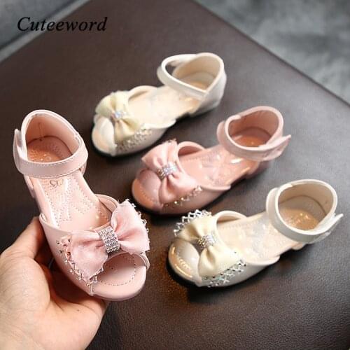 Summer Childrens Sandals Fish Mouth Girls Rhinestone Bow Princess Shoes Patent Leather Crystal Kids Shoes for Girls Sandals