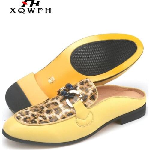 XQWFH 2020 Summer Men Slippers Classic Casual Flat Shoes Breathable High Quality Men Sandals Indoors Outdoors