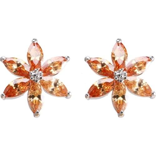 Bettyue Charming Maple Leaves Shape Cubic Zircon Stud Earring Symbolized Of Autumn For Women Banquet First Choice Dress Up Trend