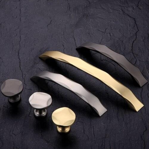 Simple Fashion Kitchen Cabinet Door Handles Zinc Alloy Artistically Drawer Pulls Wardrobe Door Knobs Furniture Hardware