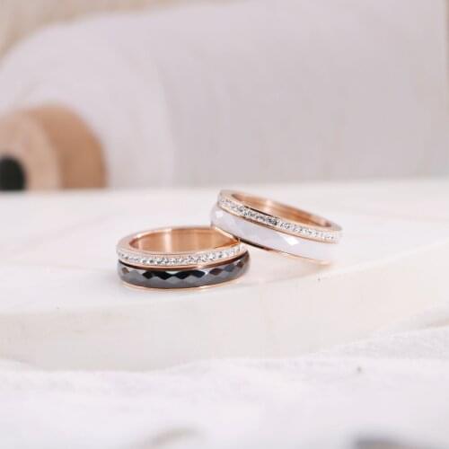 Qi Qi Wu White Rings