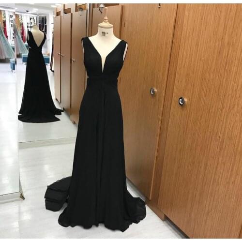 A-Line Long Black V-Neck Chiffon Prom Dresses with Pockets Lace Up Back Robe De Soiree Sweep Train Pleated Formal Party Gown