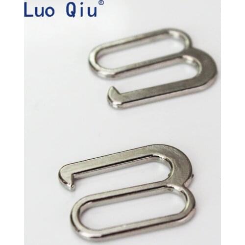 Luo Qiu White Buttons