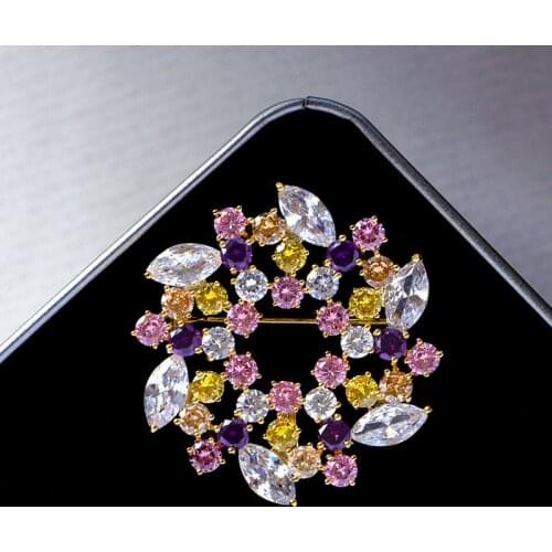 Beautiful Wreath Brooch Color Crystal Rhinestone Brooches Pins Wedding Broaches for Bridal Bouquet Dress Broche Jewelry Gift