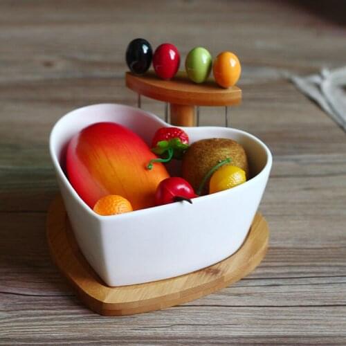 Heart-shaped Ceramics Salad Serving Bowl With Bamboo Rack Decorative Porcelain Fruits Basin Tableware Ornament Craft Accessories