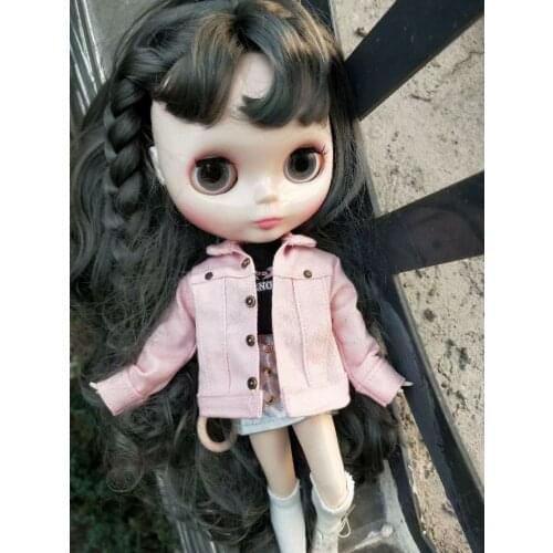 Blythes 1/6 size doll clothing goes with a stylish pink button denim jacket and top with doll accessories