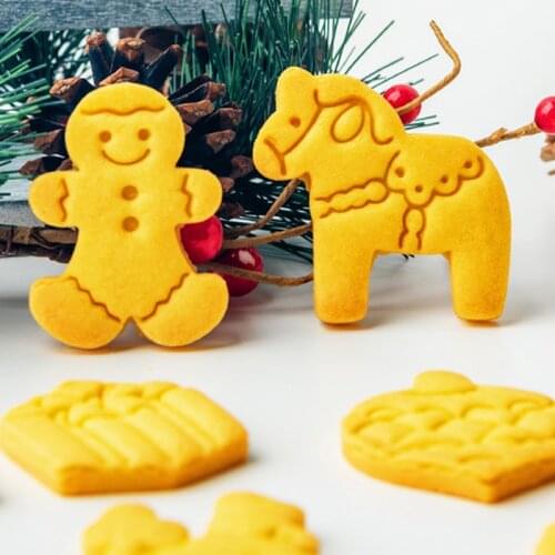 DIY Cartoon Gingerbread Christmas House Christmas Cookie Cutter Mold Biscuit Fondant Cake Decorating Moulds for Xmas Party