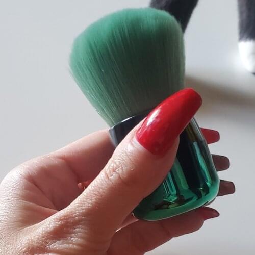 Pink Makeup Brush Luxury Shinny Soft Mushroom Powder Brush Angled Flat Air Kabuki Blusher Plastic Brush Make Up