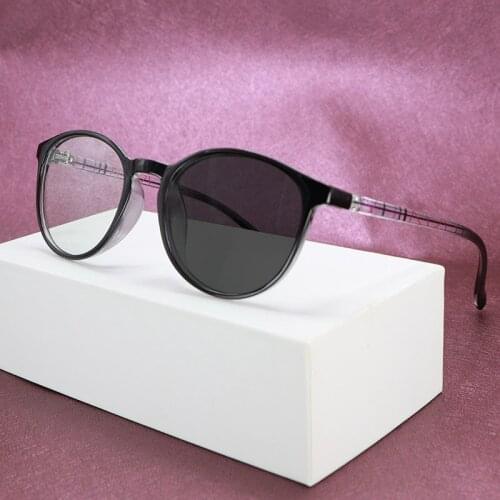 Photochromic Sunglasses With Anti Blue Ray For Women Red Oval TR Female Glasses Anti Radiation Eyeglasses For Women Chameleon