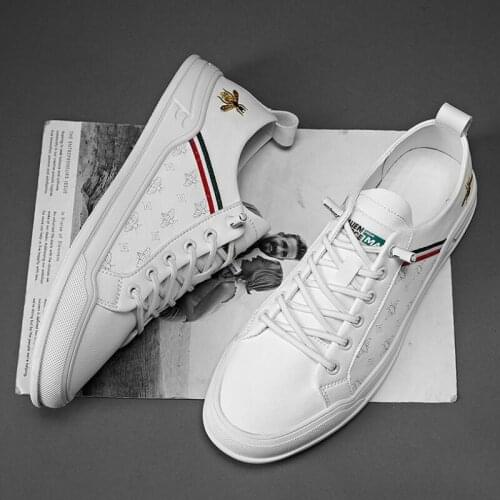 2021New Mens Leather Embroidered Bee Breathable Flats Deluxe Mens Outdoor Walking Sneaker a13