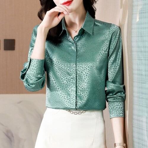 C xin OO er L Classic Blouses