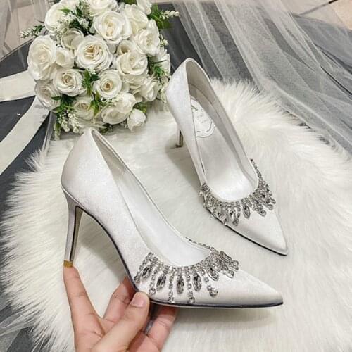 2021 New White Silk And Satin Wedding Bridal Shoes Rhinestone Champagne Banquet Bridesmaid High Heels