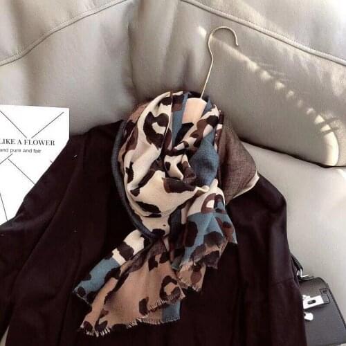 2020 Fashion Animal Leopard Print Viscose Cotton Shawl Scarf Female High Quality Fall Winter Wrap Pashmina Muslim Turban