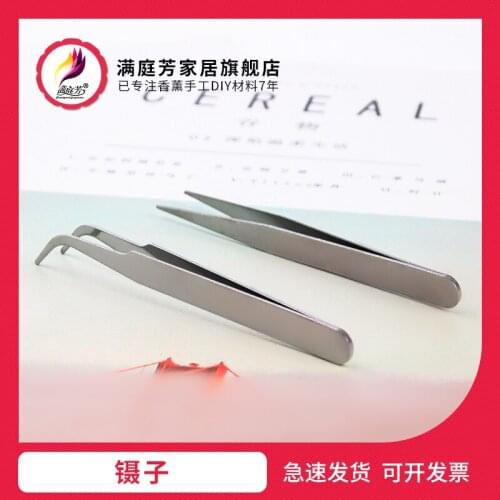 Tweezers for hand-made candles for household use