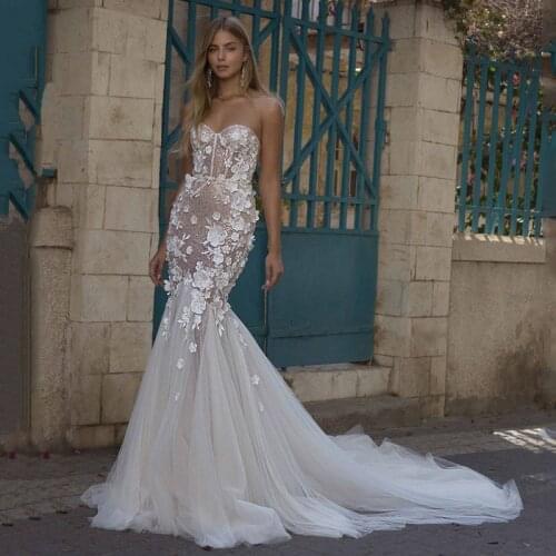 Eightree Ivory Mermaid Wedding Dresses 2021 Strapless Appliques Flower Sequins Tulle Backless Sweep Train Bride Gown Custom Size