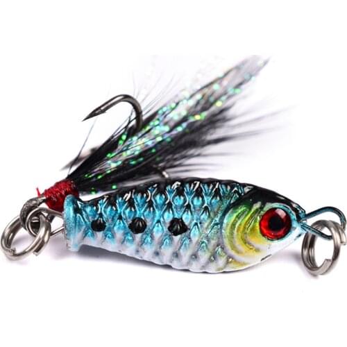 1PCS Mini Lead Fish 4.8g 3.2cm Metal Fishing Lure Fake Hard Bait with Feather Wobbler Crankbait 3D Eyes Bait 8# Hooks Tackle