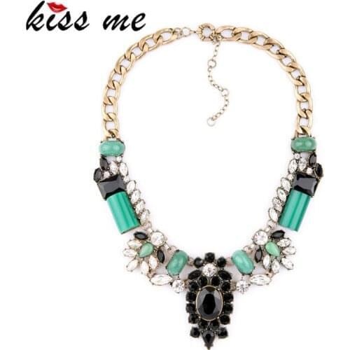 Fashion fashion accessories luxurious Imitation emerald necklace design banquet short female Factory Wholesale