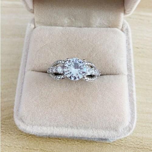 Milangirl Trendy Ladies Ring Simple Silver Color Inlaid White Zircon Arc Copper Female Ring Temperament Girl Women Jewelry Gift