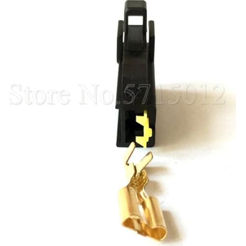 1 Hole Auto Connector Car Horn Socket Plug For Toyota Camry Highlander Corolla