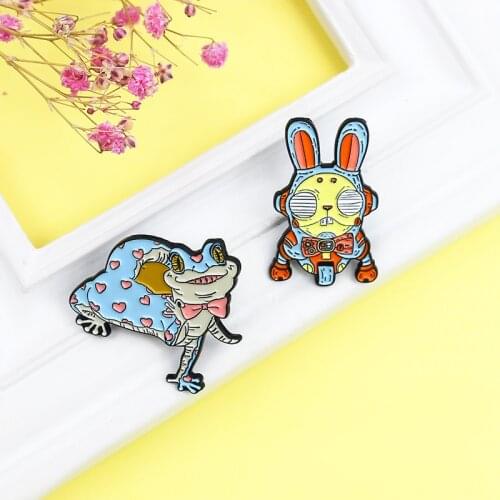 Creative Smart Rabbit Ears Robot Car Shape Brooch Fashion Cartoon Smiling Lizard Reptile Badge All-match Clothing Accessories
