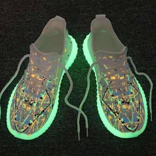 Newest Size 39-44 Men Sneakers for Boys Luminous Shoes Mesh Breathable Big Boys Non-slip Sports Shoes Woman Casual Glowing Shoes