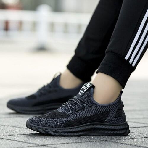 Mens sports shoes, running shoes, outdoor sports fashion shallow mouth fly woven comfortable and breathable casual shoes