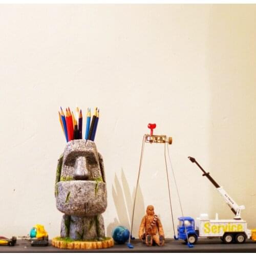 Creative Stone Statue Vintage Easter Island Festival Moai Moai Pen Holder Pen Holder Resin Handiwork Decoration Drawing Box gift