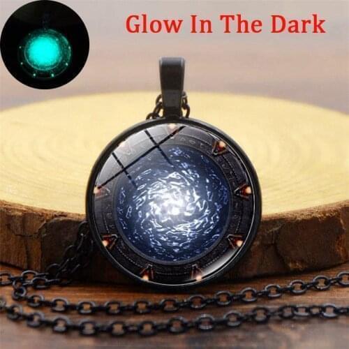 Fashion Jewelry Glowing Glass Alloy Pendant Accessories Classic Stargate Atlantis Luminous Necklace for Women Men Jewelry Gifts
