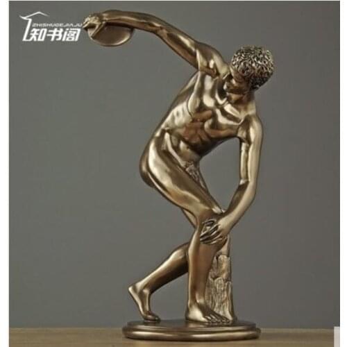 Discus thrower figure sculpture sets up an artwork office decoration creative home articles house dog sculpture art crafts