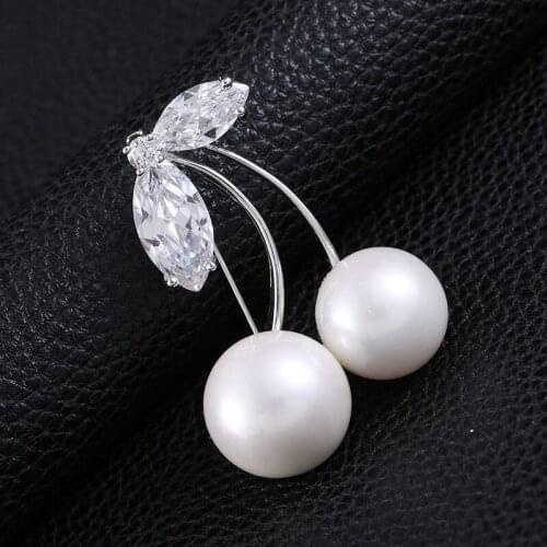 Luxury Rhinestone Zircon Cherry Brooches Fruit Pin Crystal Pearl Fruit Pins Vintage Jewelry Gift for Women broche femme bijoux