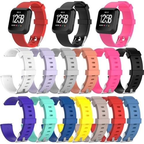 EiEuuk Classic Adjustable Replacement Soft Silicone Sport Wristband Strap for Fitbit Versa Smartwatch