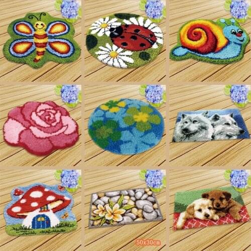 New Decorative Flower Carpet Crocheting Kit DIY Cushion Carpet Flower Latch Hook Rug Kit Needlework Crocheting Embroidery