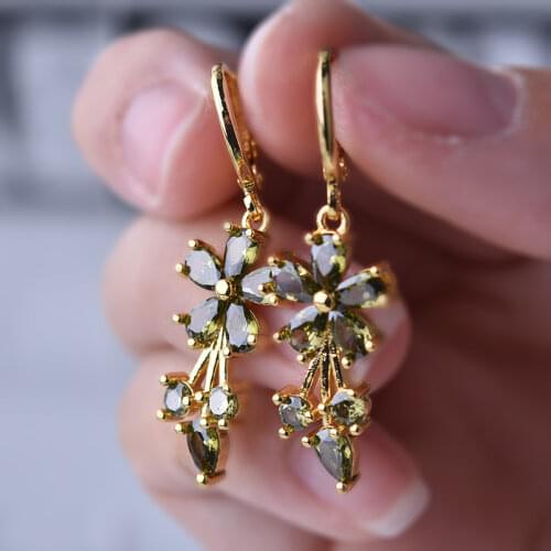 Gold-filled pear-shaped elegant crystal pendant earrings for women