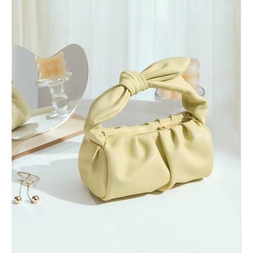New fashion summer messenger bag popular and versatile pleated cloud bag, one shoulder chain bag girl