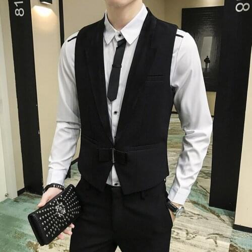 2020 New man dress vest Butterfly shape button design fashion vests mens waistcoat slim Bartender vest work male gilet