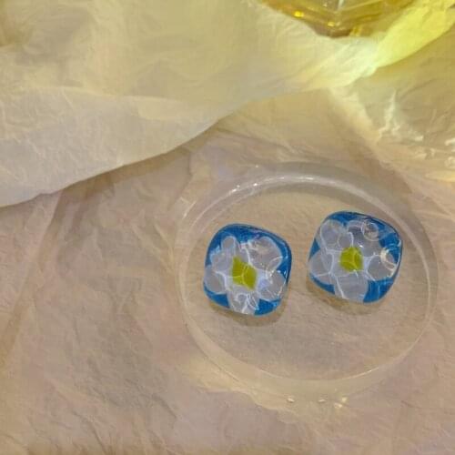 Korean Fashion Flower Sweet Stud Earrings For Women Unusual Blue Color Small Resin Earrings New Trendy Statement Design Earrings