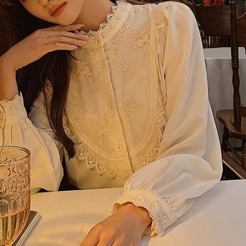 Blusas Mujer De Moda 2021 Autumn French Lace Embroidered Blouses for Women White Vintage Shirts Long-sleeved Top Female 1077