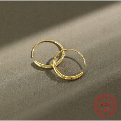 2020 Hot Sale S925 Sterling Silver Earrings Simple O-Shaped Design INS Tide Temperament Wild Style Exquisite Womens Accessories