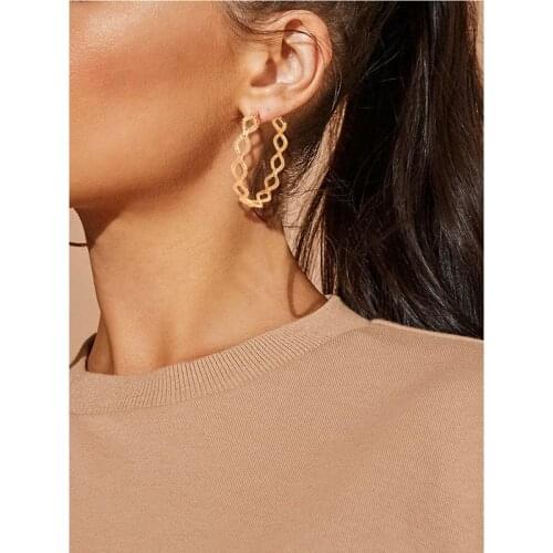 Vintage C-shaped Chain Style Gold Metal Hoop earrings for women Alloy Hollow Out Chaim Dangle Fashion Jewelry Party Gifts aretes