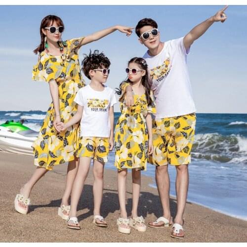 Summer Family Matching Outfits Mom Girls Flower Dresses Dad Son Boys White TShirt+Shorts 2PCS Sets Vacation Couple Beach Clothes