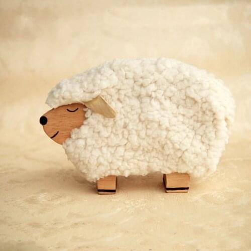 New British Style Creative Gift Decoration Desktop Arrangement Wooden Sheep Music Box Eight-tone Box Music Box