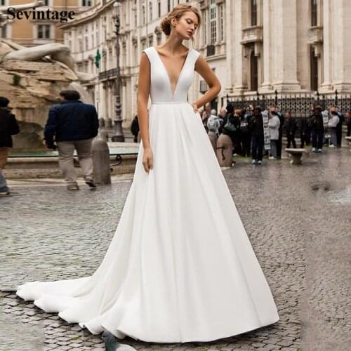 Sevintage Simple Satin Wedding Dresses Boho Deep V-Neck Plus Size Beaded Open Back Wedding Party Gowns Pincess Bridal Dress 2021