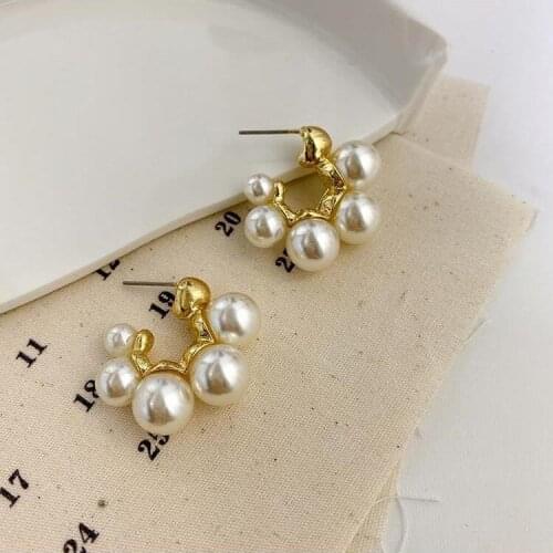 Vintage Stylish Pearl Beads C Earrings For Women Fashion Jewelry Super Big Gold Stud Earring Ladies Chic Ear Jewellery