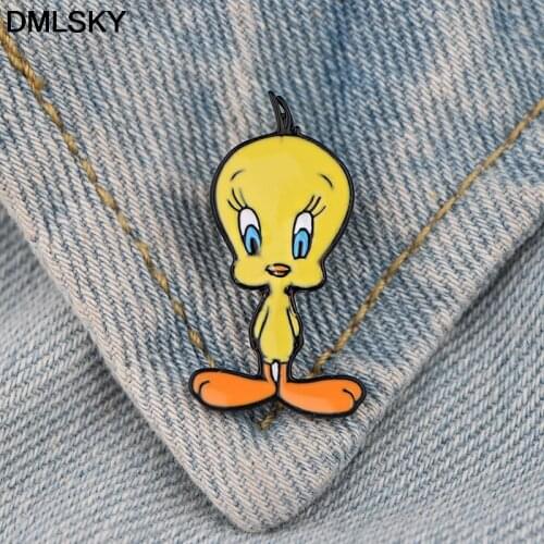 DMLSKY funny bird Enamel Pin Brooches Cartoon Creative Metal Brooch Pins Denim Hat Badge Collar Jewelry M4233
