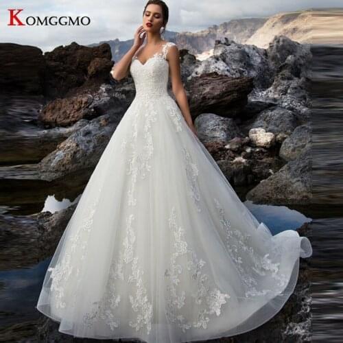 High-End Cap Sleeve O-Neck Lace Up Back Bridal Ball Gown 2021 Hot Sale Chapel Train Embroidery Appliques Tulle Wedding Dress