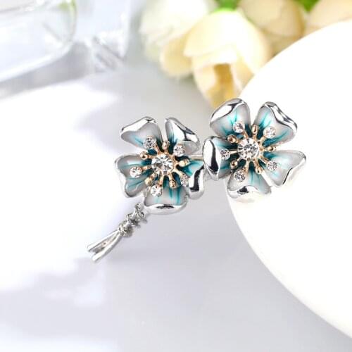 2019 New Korea Style Simple Girl Brooch Simple Alloy Flower Brooch Pin for Women Fashion Jewelry Accessories