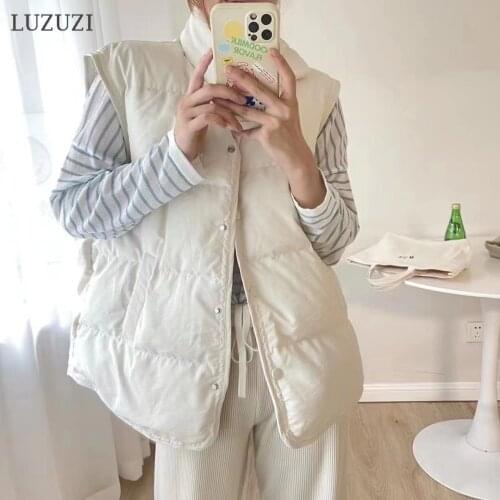 LUZUZI 2021 New Ultra Light Down Vest Women Short Vest Windproof Warm Waistcoat Female White Duck Down Down Sleeveless Coat